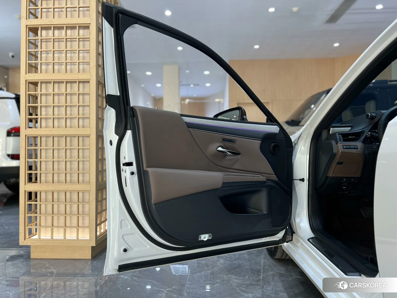 Lexus ES 2024 Белый из Китая, фото 2