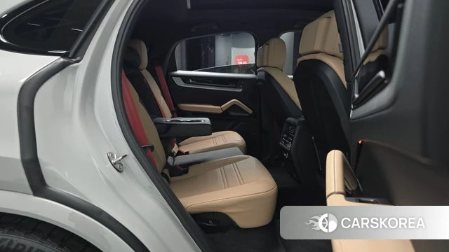 Porsche Cayenne (PO536) 2025 Серебристо-серый из Кореи, фото 2