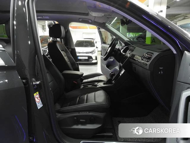 Volkswagen Tiguan second Generation 2021 Серый из Кореи, фото 2