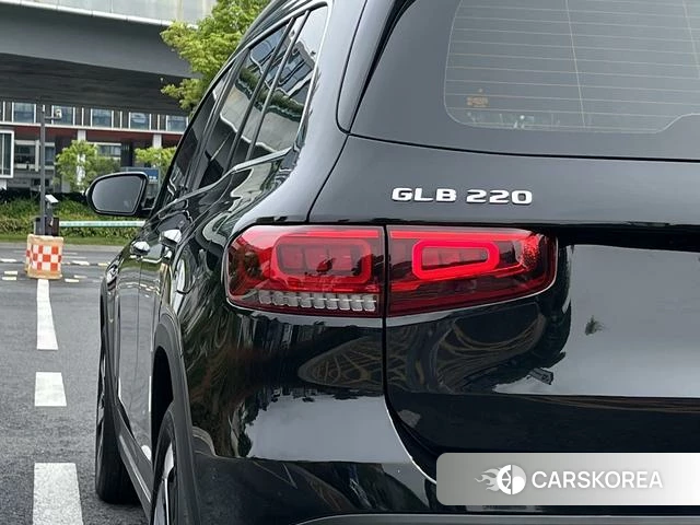 Mercedes-Benz GLB 2023 Черный из Китая, фото 2