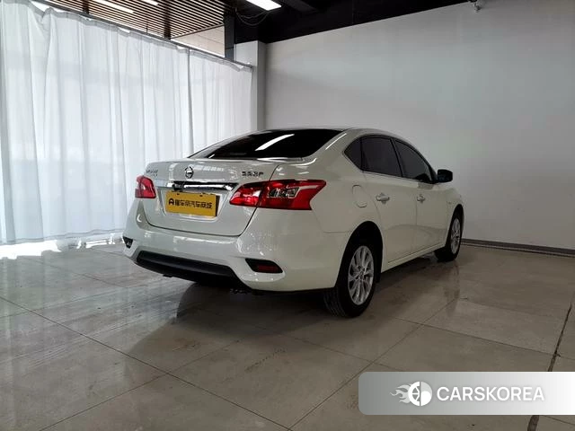 Nissan Xuan Yi 2024 Белый из Китая, фото 2