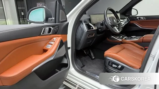 BMW X7 (G07) 2025 Белый из Кореи, фото 2