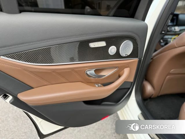 Mercedes-Benz E-Class W213 2019 Белый из Кореи, фото 2