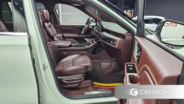 Lincoln Aviator 2nd generation 2020 Белый из Кореи, фото 2