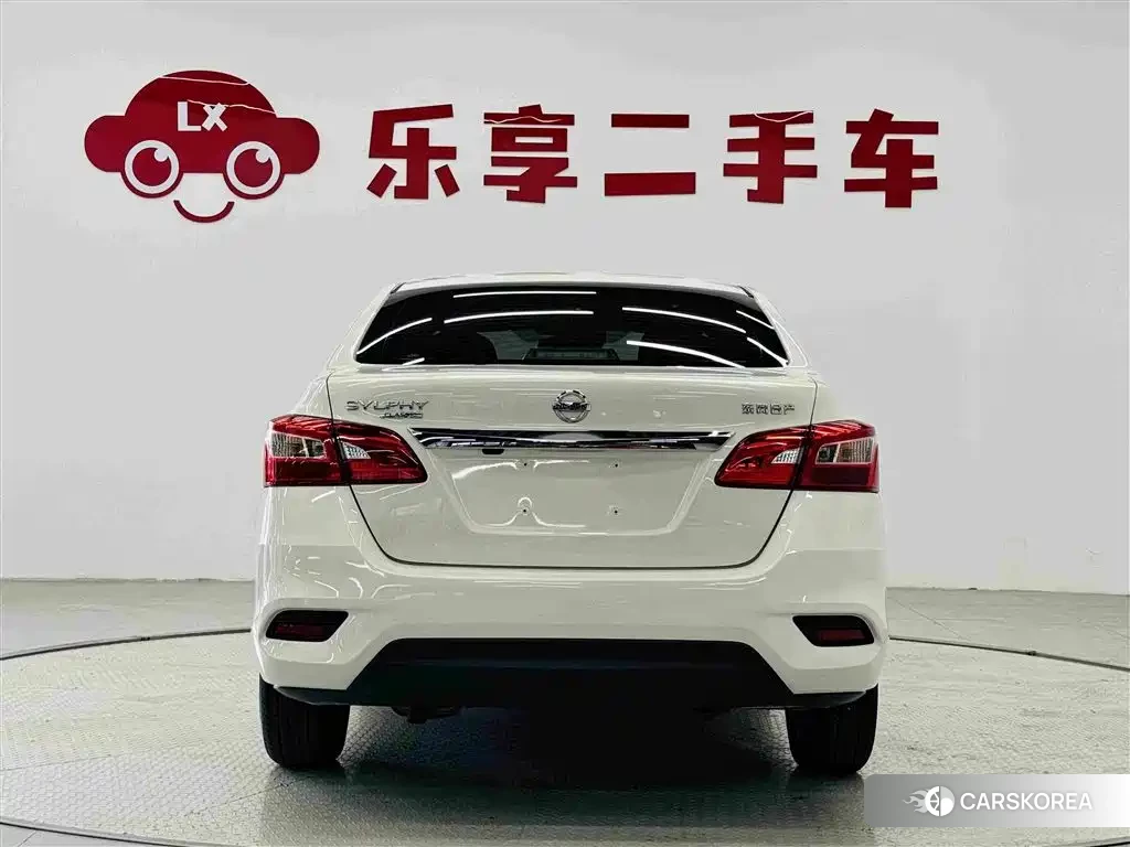 Nissan Sylphy 2023 Белый из Китая, фото 2