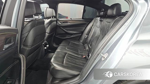 BMW 5 Series (G30) 2018 Серый из Кореи, фото 2