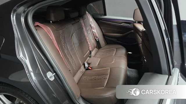 BMW 5 Series (G30) 2020 Серый из Кореи, фото 2