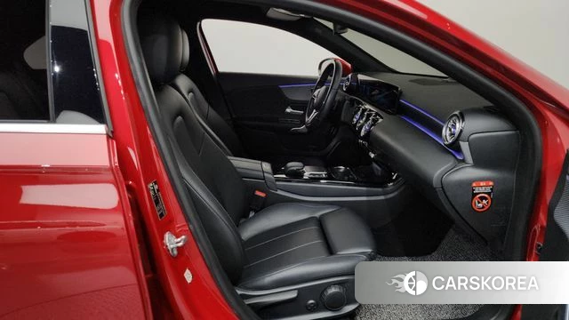 Mercedes-Benz A-Class W177 2021 Красный из Кореи, фото 2