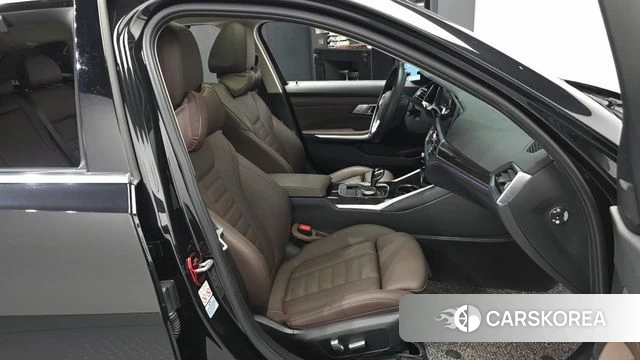 BMW 3 Series (G20) 2022 Черный из Кореи, фото 2