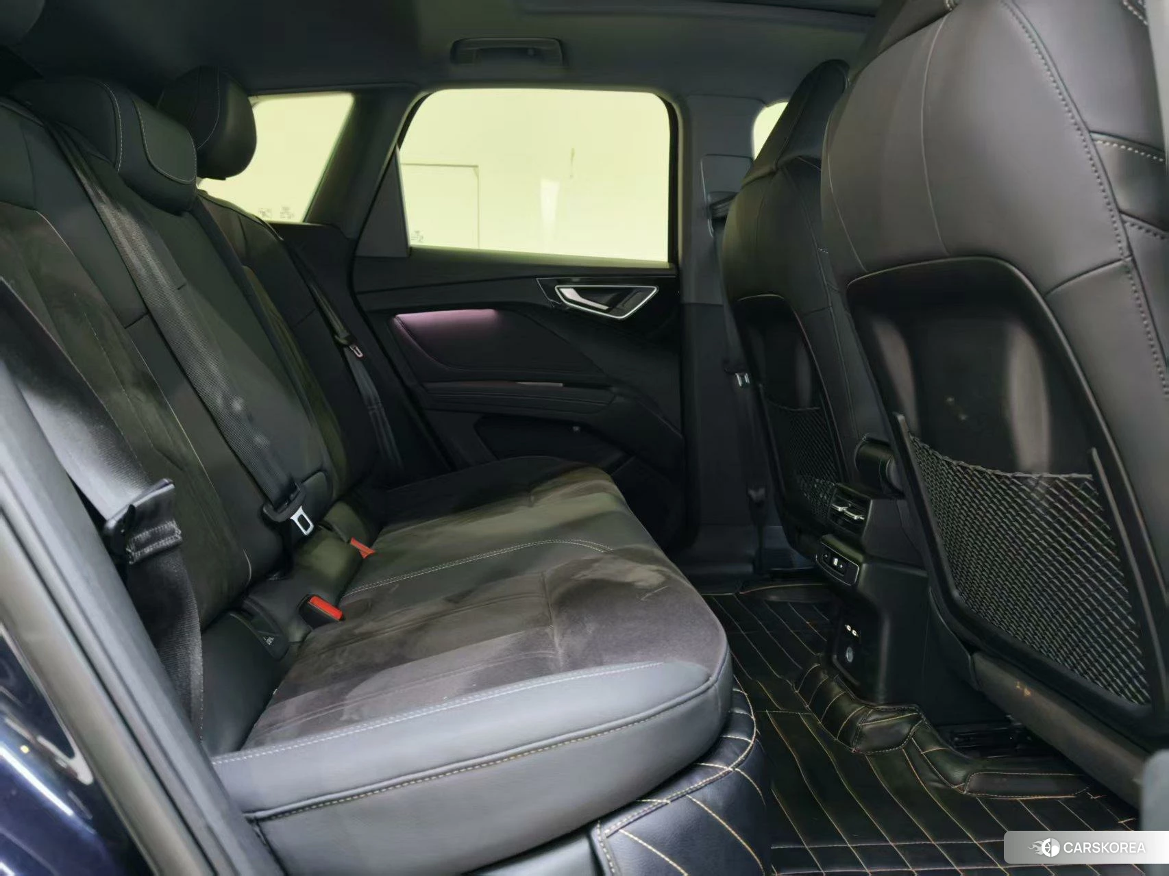 Audi Q4 2023 Синий из Китая, фото 2