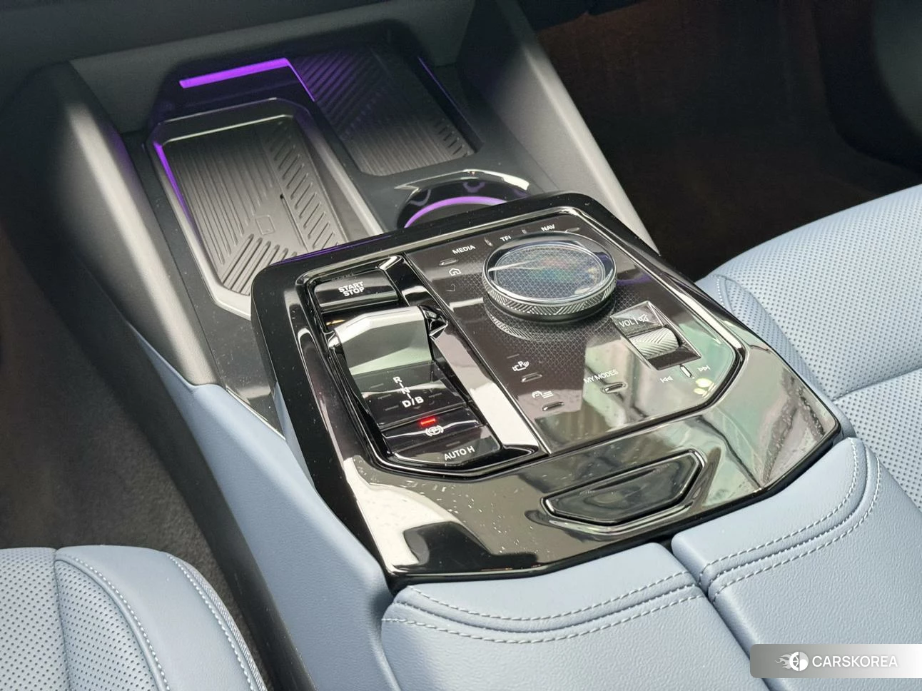 BMW i5 2024 Серебристо-серый из Китая, фото 2