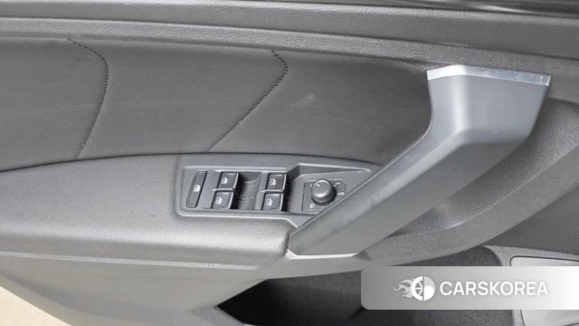 Volkswagen Tiguan second Generation 2018 Серебряный из Кореи, фото 2