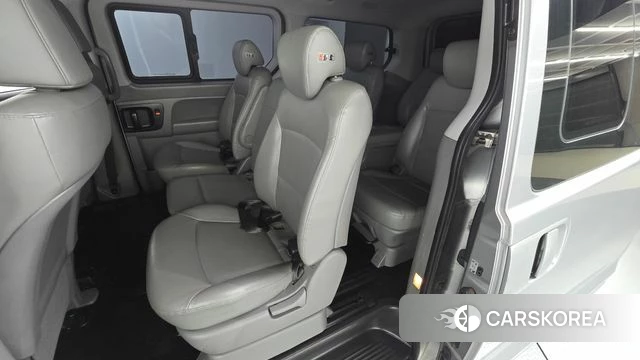 Hyundai The New Grand Starex 2018 Серебристо-серый из Кореи, фото 2