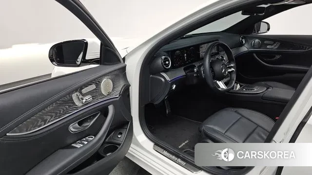 Mercedes-Benz E-Class W213 2022 Белый из Кореи, фото 2