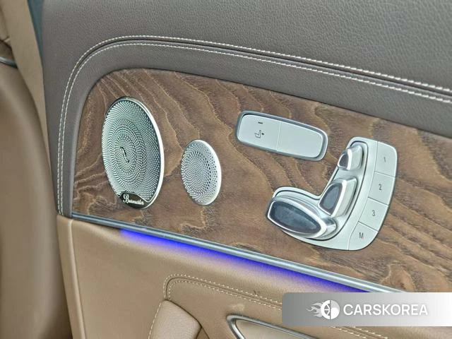 Mercedes-Benz E-class 2021 Белый из Китая, фото 2