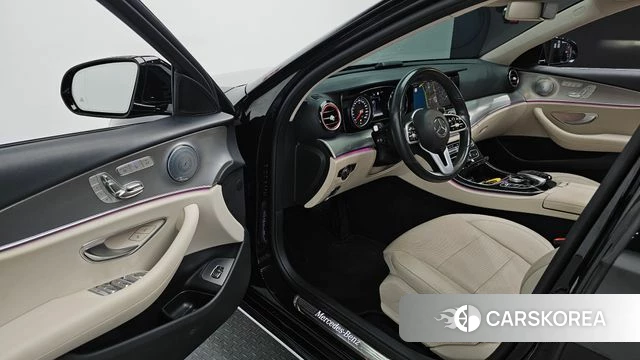 Mercedes-Benz E-Class W213 2019 Черный из Кореи, фото 2