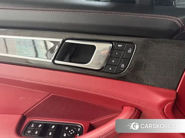 Porsche Panamera (971) 2023 Серебристо-серый из Кореи, фото 2