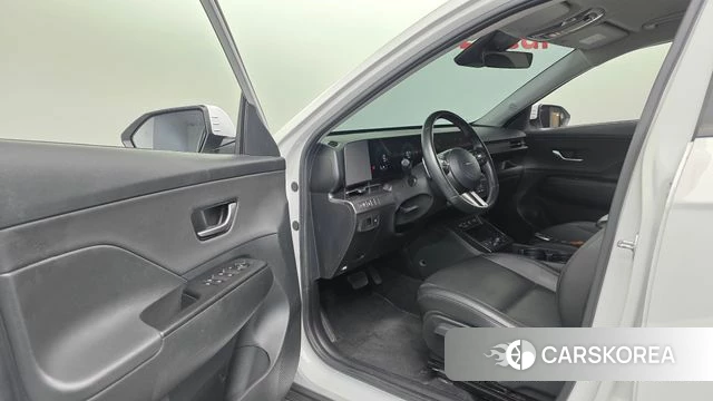 Hyundai Kona (SX2) 2023 Белый из Кореи, фото 2