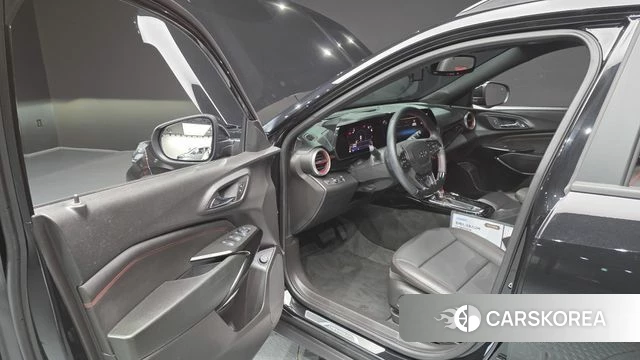 Chevrolet (GM Daewoo) Trax Crossover 2023 Черный из Кореи, фото 2