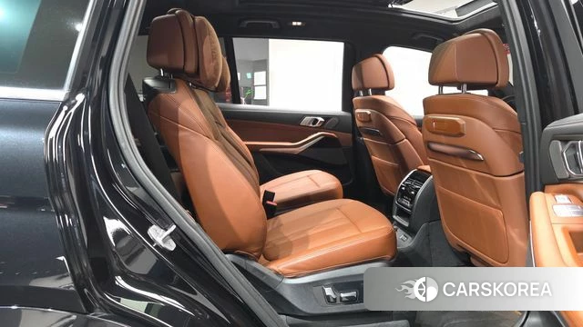 BMW X7 (G07) 2023 Черный из Кореи, фото 2