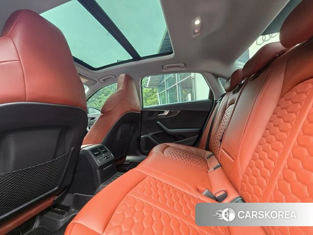 Audi A4L 2021 Темно-серый из Китая, фото 2