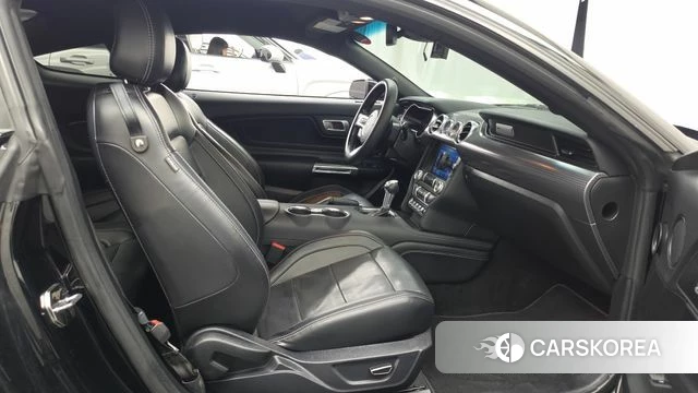 Ford Mustang 2019 Черный из Кореи, фото 2