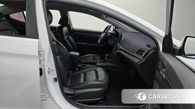 Hyundai Avante AD 2018 Белый из Кореи, фото 2