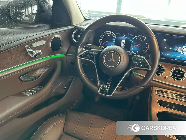 Mercedes-Benz E-class 2022 Черный из Китая, фото 2