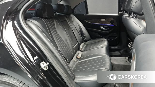 Mercedes-Benz E-Class W213 2018 Черный из Кореи, фото 2