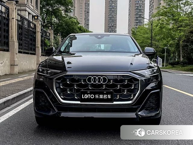 Audi Q8 2025 Черный из Китая, фото 2