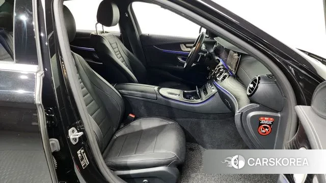 Mercedes-Benz E-Class W213 2022 Черный из Кореи, фото 2