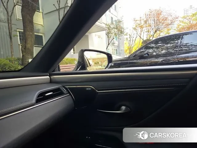 Lexus ES300h 7th generation 2021 Черный из Кореи, фото 2