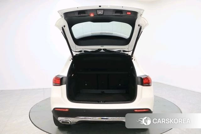 Mercedes-Benz GLA 2021 Белый из Китая, фото 2
