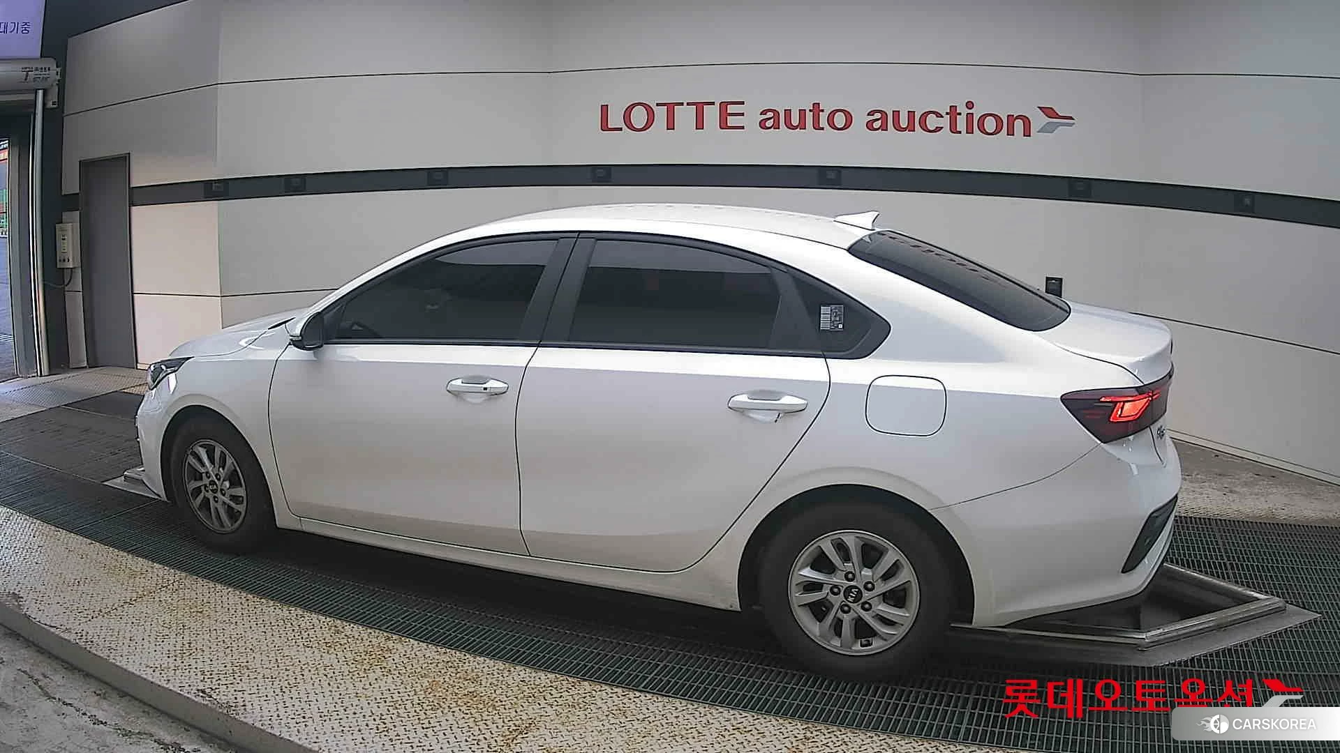 Kia K3 2020 Snow White Pearl из Кореи, фото 2