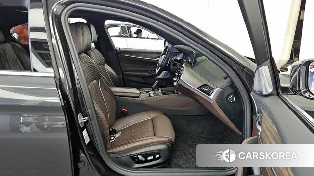 BMW 5 Series (G30) 2019 Серый из Кореи, фото 2