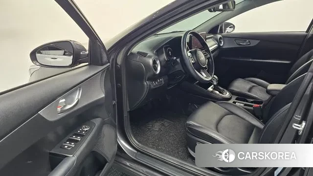 Kia The New K3 2nd generation 2022 Серый из Кореи, фото 2