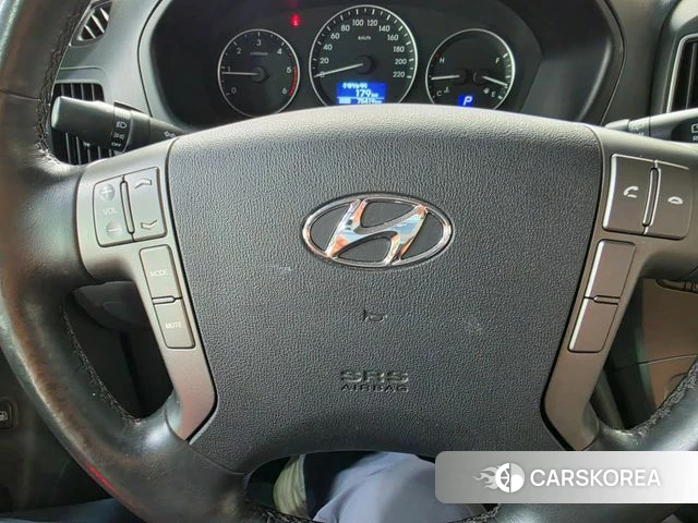 Hyundai The New Grand Starex 2018 Белый из Кореи, фото 2