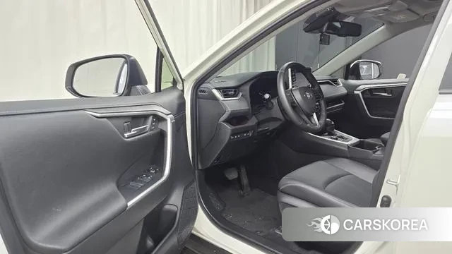 Toyota RAV4 5th Generation 2022 Белый из Кореи, фото 2