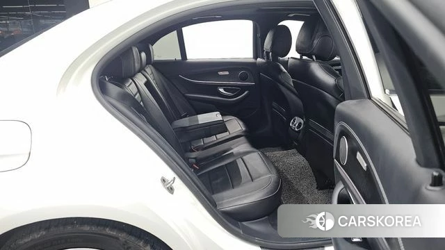 Mercedes-Benz E-Class W213 2022 Белый из Кореи, фото 2