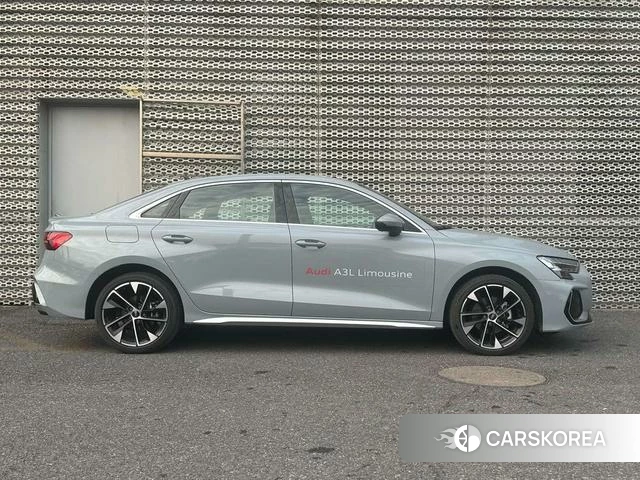 Audi A3 2024 Серебристо-серый из Китая, фото 2