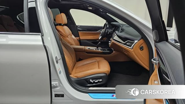 BMW 7 Series (G11) 2018 Белый из Кореи, фото 2