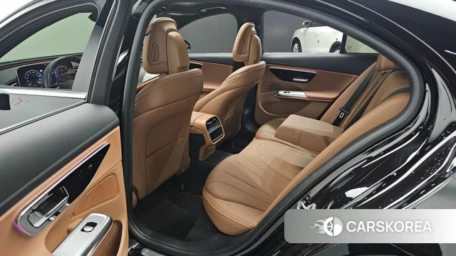 Mercedes-Benz E-Class W214 2024 Черный из Кореи, фото 2
