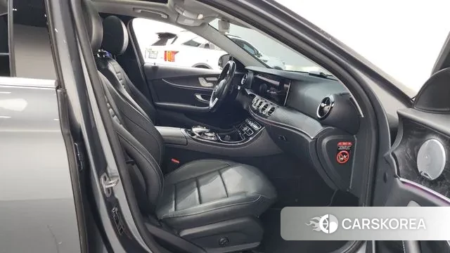 Mercedes-Benz E-Class W213 2019 Серый из Кореи, фото 2