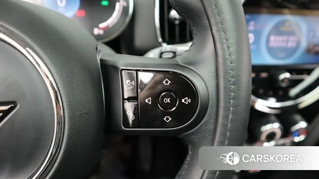 Mini Cooper Countryman 2021 Зеленый из Кореи, фото 2