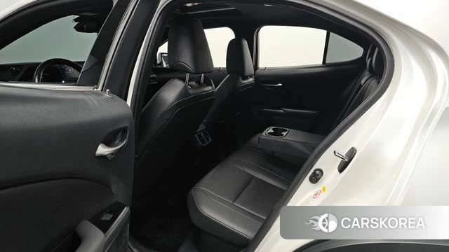 Lexus UX250h 2019 Белый из Кореи, фото 2