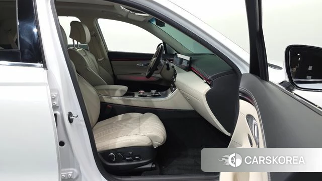 Genesis GV70 2024 Белый из Кореи, фото 2