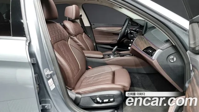 BMW 5 Series (G30) 2023 Серебряный из Кореи, фото 2