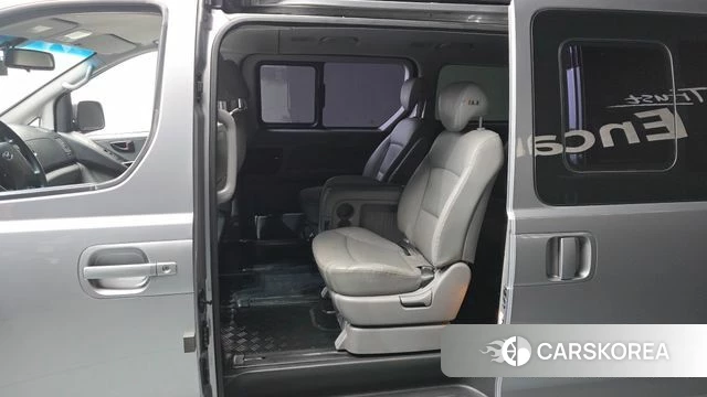 Hyundai The New Grand Starex 2018 Серебряный из Кореи, фото 2