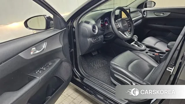 Kia The New K3 2nd generation 2022 Черный из Кореи, фото 2