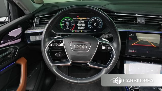 Audi e-Tron 2021 Черный из Кореи, фото 2